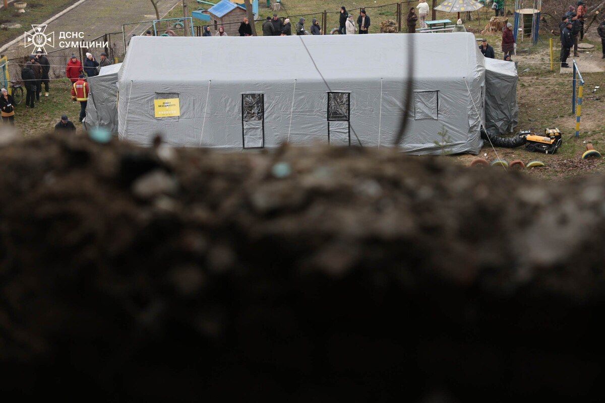 Російський удар по Охтирці: тривають аварійні роботи